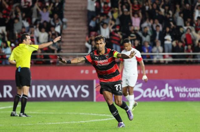 开云APP-穆斯卡特最惨一败如何制造？海港半场崩盘输在板凳