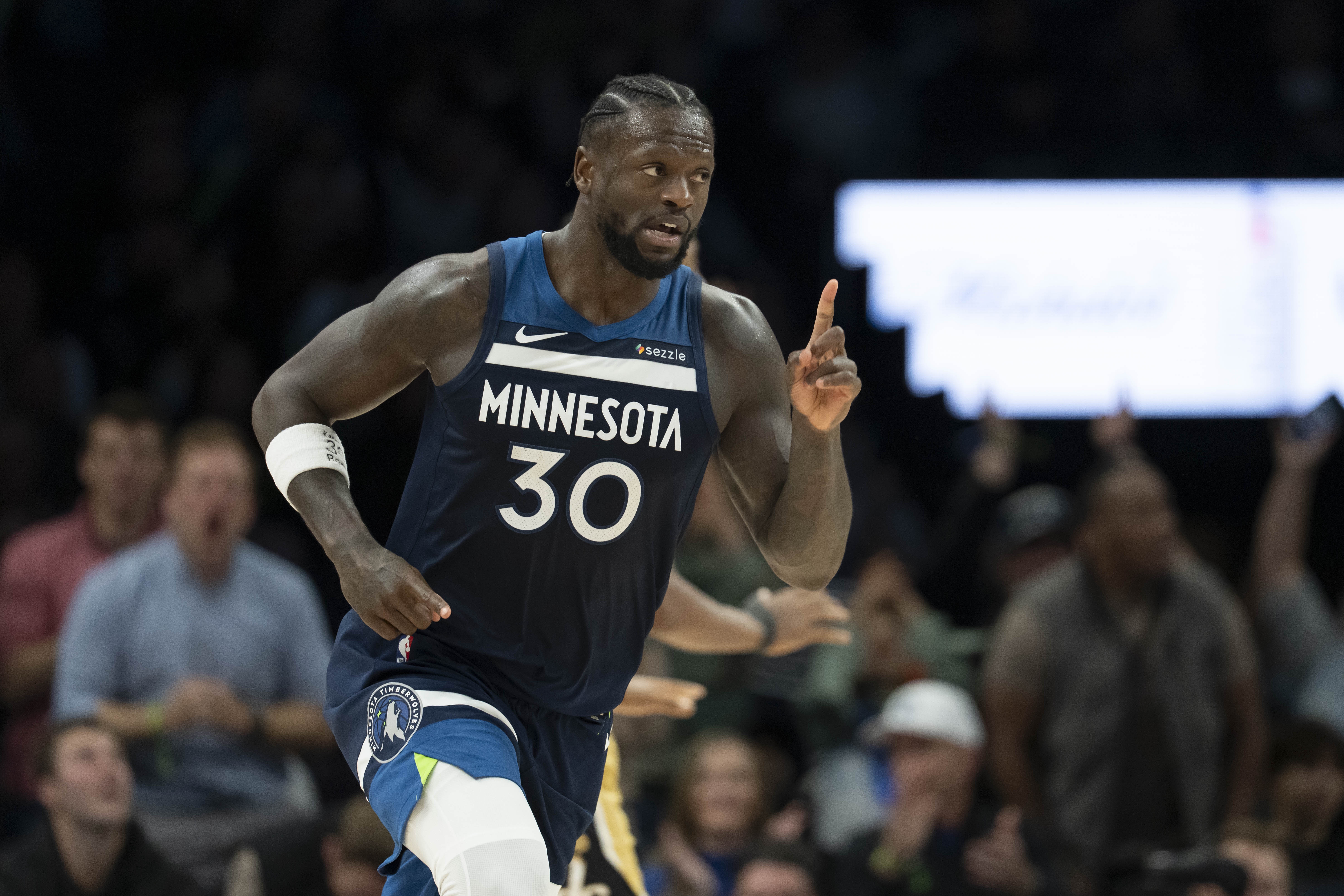 开云APP-带队赢球！兰德尔14中9砍全场最高24分 三分4中3&amp;没有失误